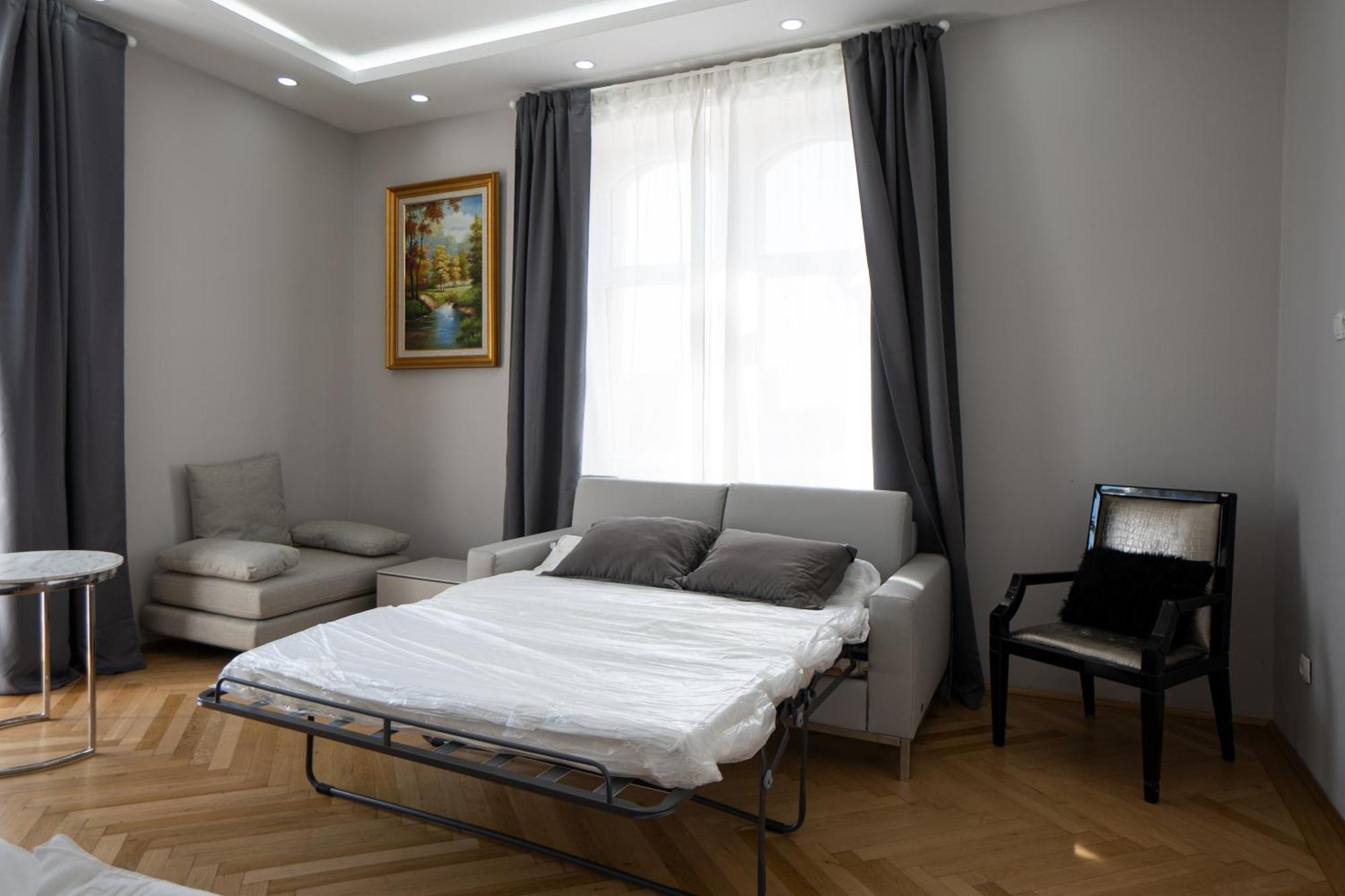 Charming 2-Room Apartment With Balcony, 15 Min To Center Bécs Kültér fotó