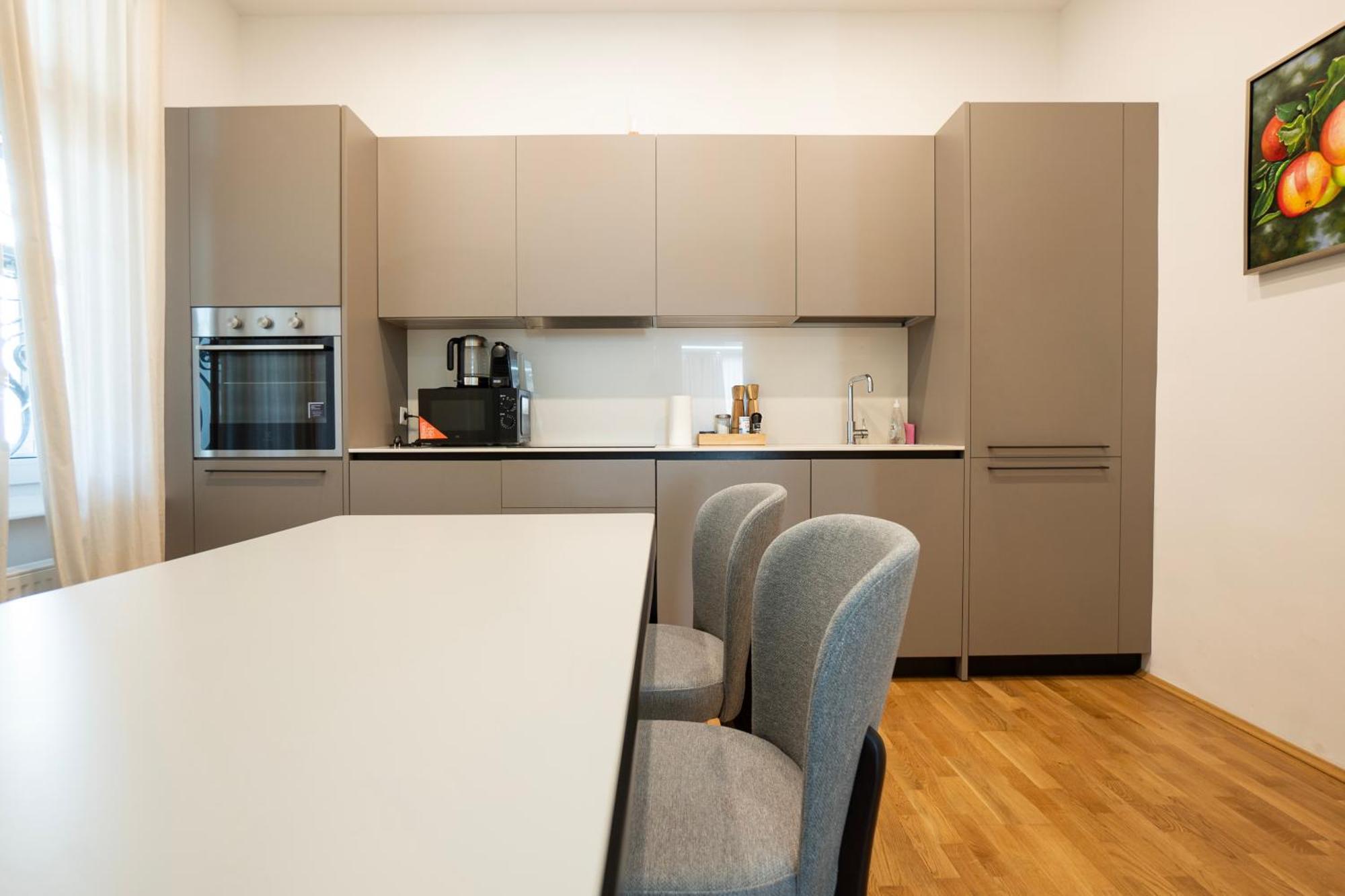 Charming 2-Room Apartment With Balcony, 15 Min To Center Bécs Kültér fotó