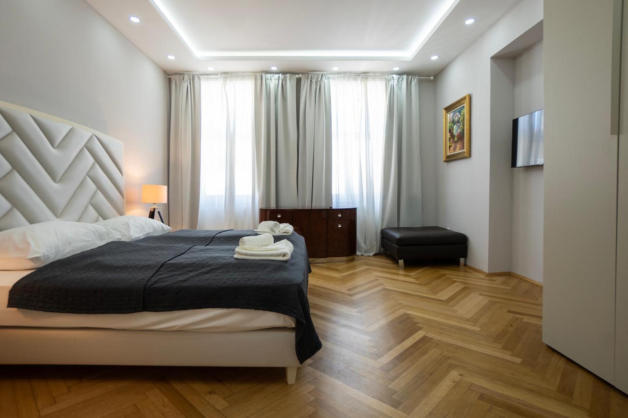 Charming 2-Room Apartment With Balcony, 15 Min To Center Bécs Kültér fotó